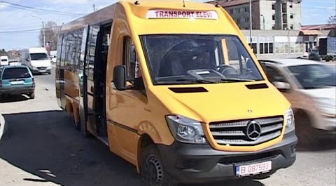 Un nou microbuz școlar pentru elevii unei comune din Argeș