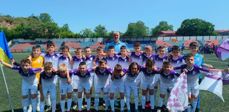 Micii fotbaliști de la FC Argeș au câștigat la Belgrad turneul Champions Trophy U11
