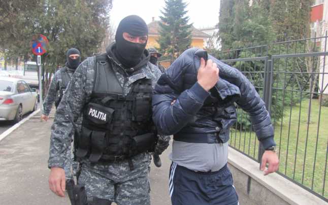 Infractor voiajor, găsit în… arest la Braşov