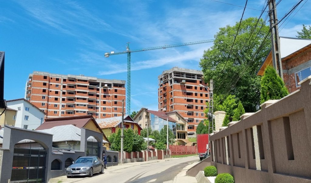 Peste 900 de imobile vândute în Argeș într-o singură lună