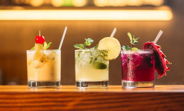 9 dintre cele mai populare cocktailuri de vară