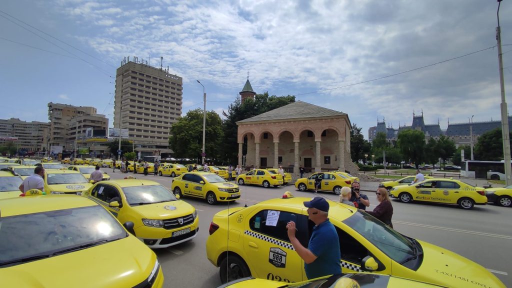 Protest masiv al taximetriștilor, în 30 de orașe din țară, inclusiv Pitești