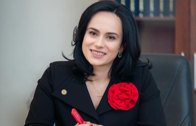 Ministrul Muncii, Simona Bucura Oprescu: 
