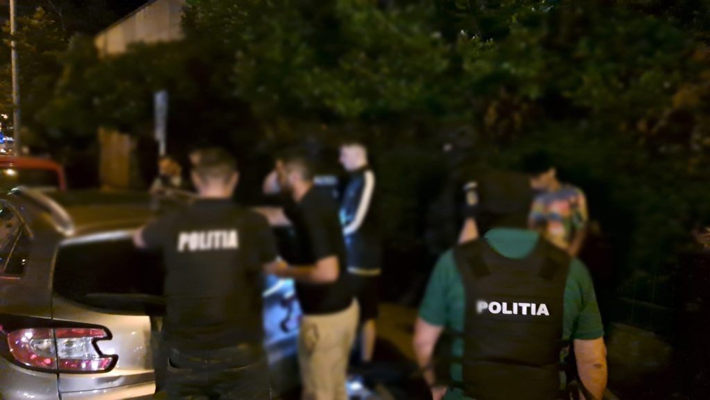 Tâlhari în Pitești! Au ieșit la atac cu spray lacrimogen și cuțite