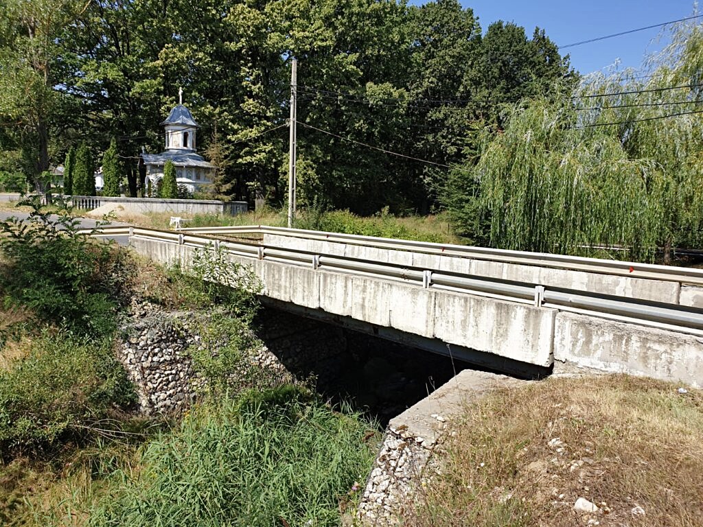 Un pod din Argeș distrus de inundații acum nouă ani va fi refăcut