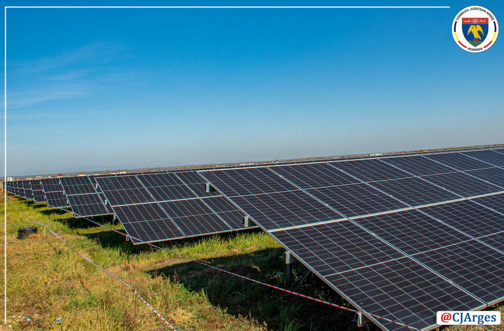 Astăzi a fost inaugurat în Argeș cel mai mare parc fotovoltaic din România și din Europa de Sud Est