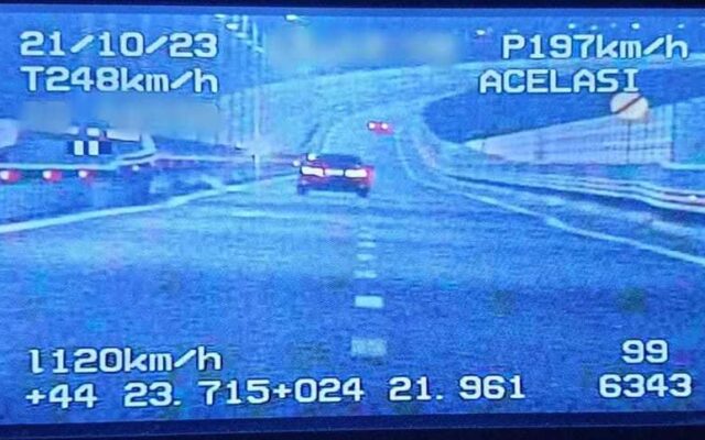 Șofer depistat conducând bolidul cu 248 km/h pe drumul Craiova - Pitești