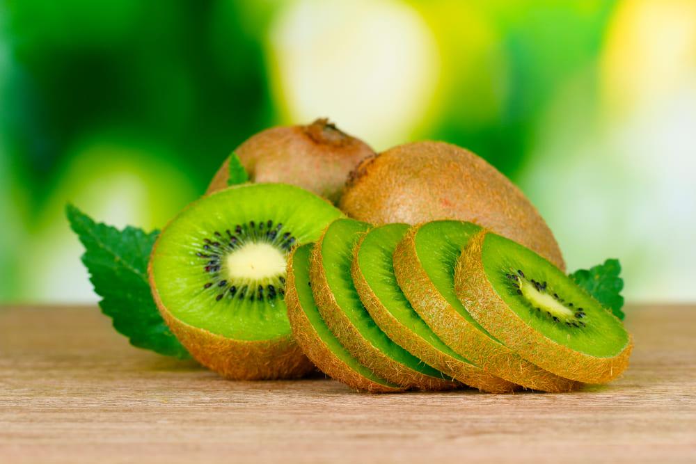 Fructul de kiwi: beneficii, proprietati, riscuri pentru sanatate