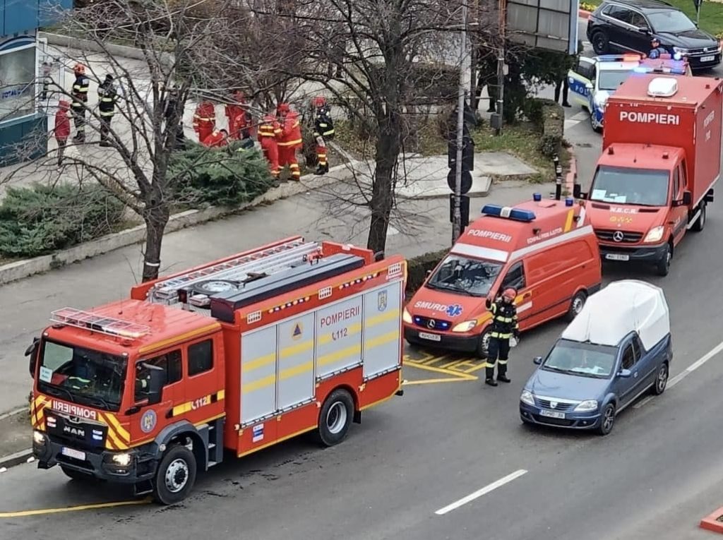 Trei femei au ajuns la spital după ce au inhalat gaz metan într-un magazin din Pitești