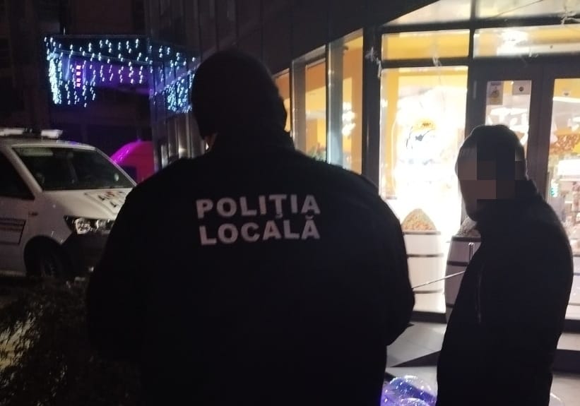 Bărbat și femeie, ceartă cu amenințări în Piața Vasile Milea din Pitești
