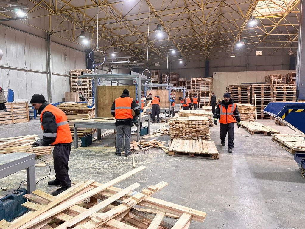 Deținuții sunt căutați pe piața muncii! Trei firme din Argeș au încheiate contracte cu Penitenciarul Mioveni