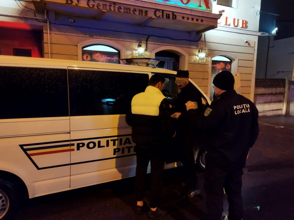 Scandal în stradă la Pitești. Poliția Locală a intervenit