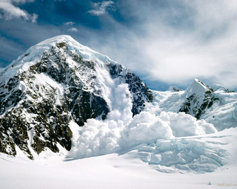 Din nou risc însemnat de avalanşe în munţii Făgăraş