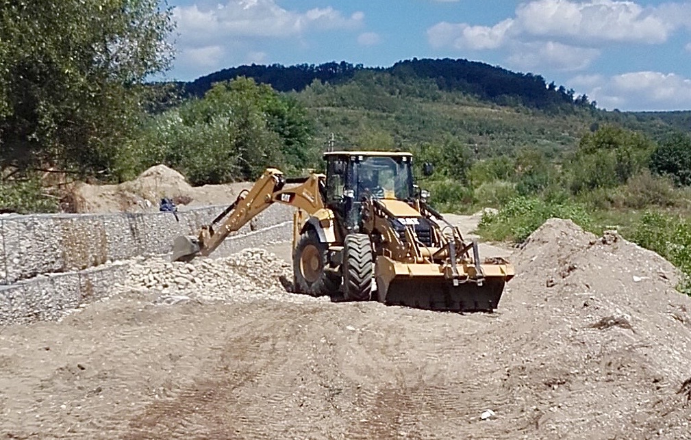 Încep lucrările pe pârâul Valea Caselor în localitatea Dragoslavele