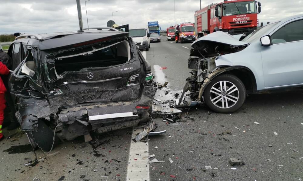 Accident cu două mașini pe autostrada A1