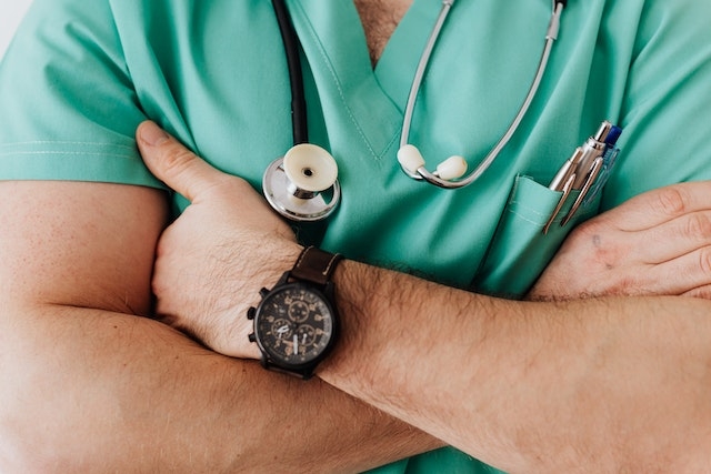 Medic ginecolog, a pus în pericol viața unei paciente din Pitești