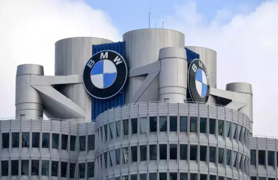 BMW deschide un centru de dezvoltare în România și face angajări