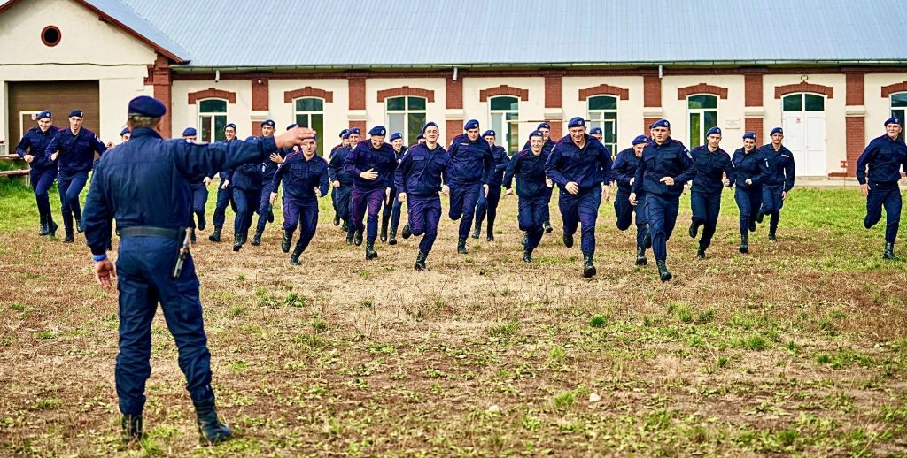 Argeș. S-a dat start înscrierilor pentru școlile Jandarmeriei Române