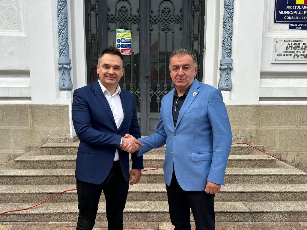 PRO România îi susține pe Ion Mînzînă la Consiliul Județean Argeș și pe Cristian Gentea la Primăria Pitești!