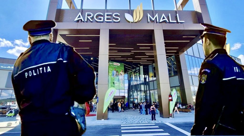 Au început furturile în Argeș Mall. Prima lovitură, un telefon
