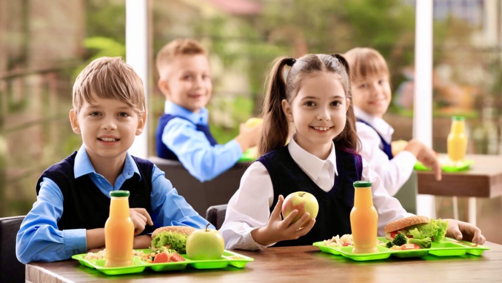 ”Masă sănătoasă” pentru elevii unei școli din județul Argeș