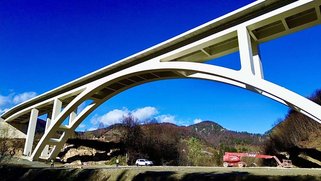 Două poduri noi într-o localitate din județul Argeș