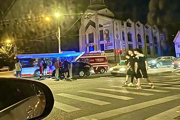 Accident rutier cu un echipaj SMURD implicat în Pitești