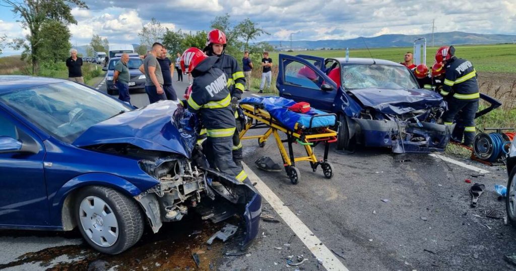 Accident în Argeș. Două mașini avariate