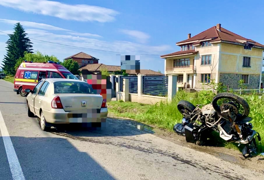 Accident cu o motocicletă și un autoturism în Argeș