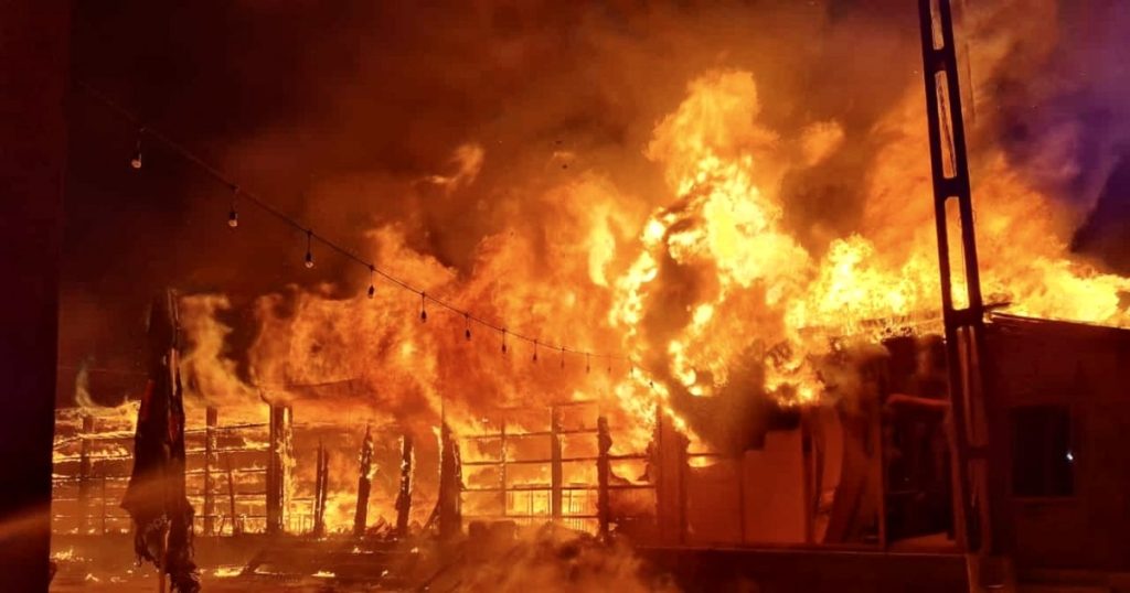 Un bărbat din Argeș a fost reținut după ce a dat foc propriei case