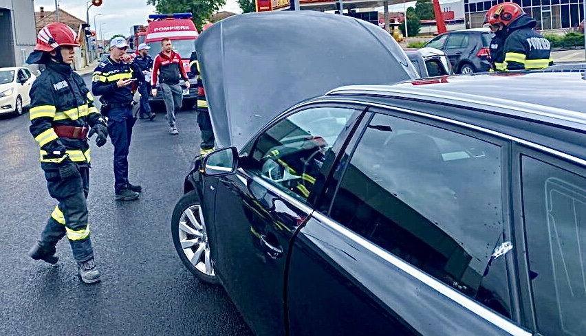 Accident cu două mașini implicate pe Calea Craiovei în Pitești