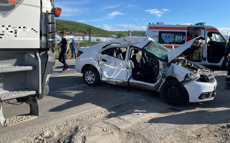 Accident rutier la Mioveni, două vehicule implicate