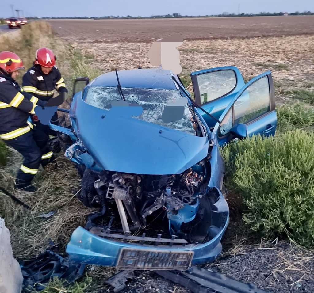 Accident cu două victime în Argeș. A pierdut controlul și a lovit un cap de pod