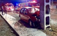 Accident în Argeș, a intrat cu mașina în stâlp