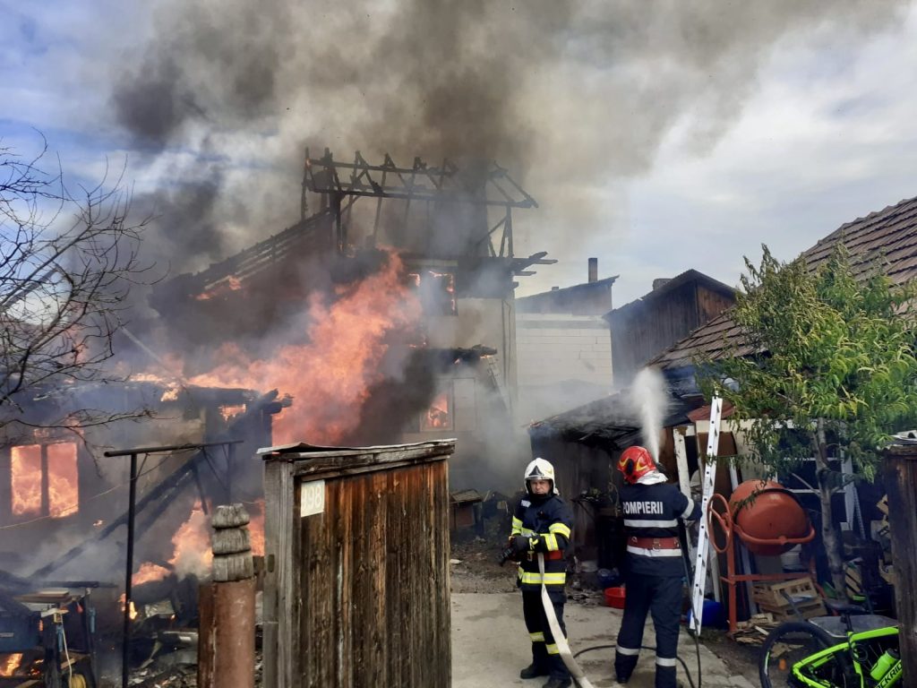 Incendiu in Argeș