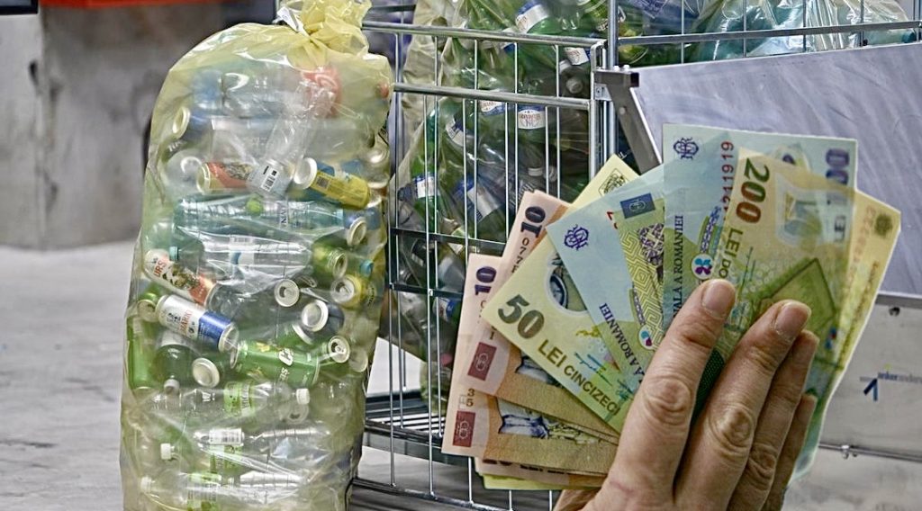 Schimbare la SGR. Unde se vor recicla sticlele în 2025? Oamenii scapă de cozi și nervi