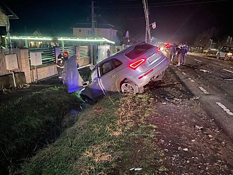 Accident grav cu victime în Argeș! Intervine descarcerarea