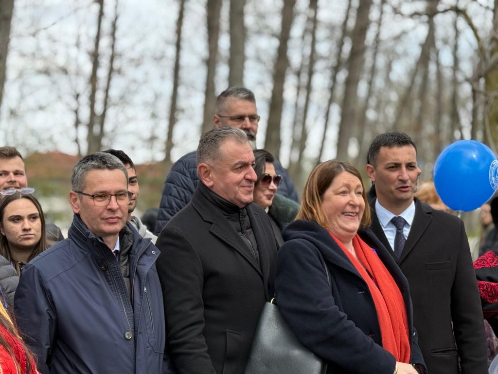 2b1fd93c-04ad-493f-8606-fb810a6721f3 – Ziarul Argeşul - ediţia online