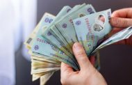 Banii vin azi pentru aceste categorii de români. Zi de plată în conturi și prin poștă