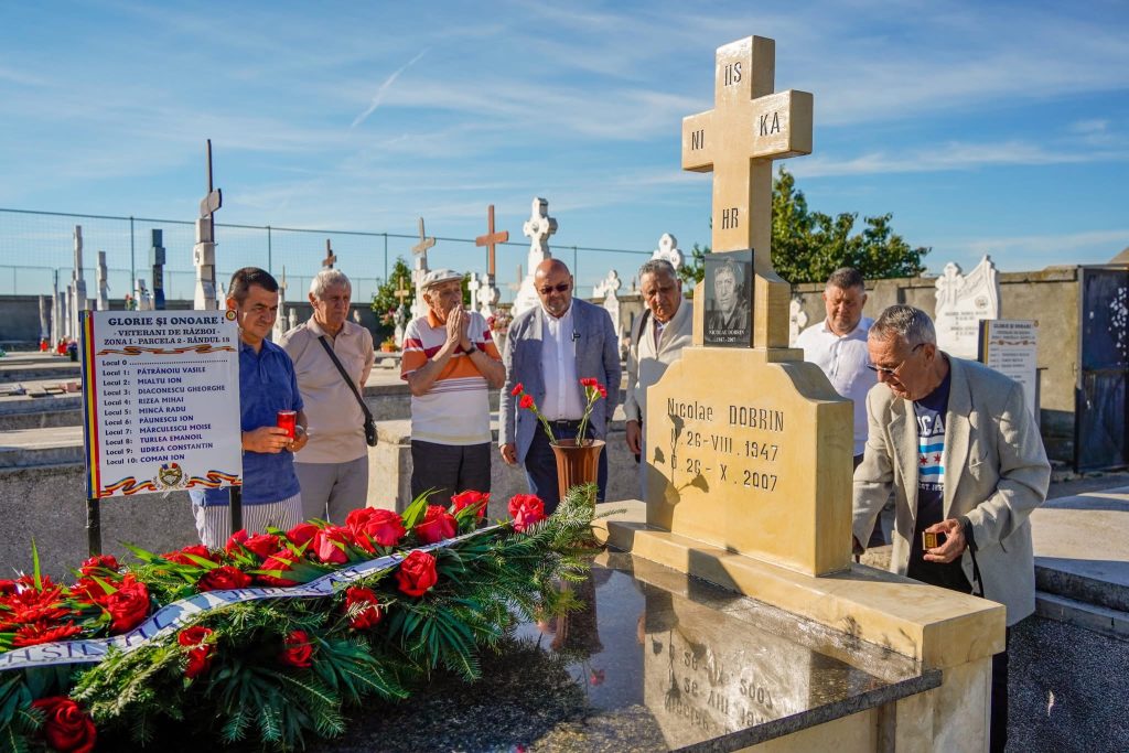 Cimitir-Nicolae-Dobrin- – Ziarul Argeşul - ediţia online