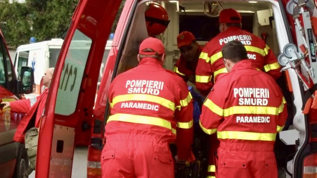 Copil căzut de la etajul 3 al unui bloc de locuințe din Câmpulung