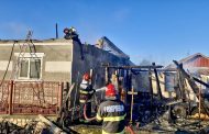 Incendiu la Ștefănești, zona Golești. Două gospodării afectate de flăcări