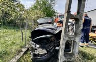 S-au jucat cu viața la viteză mare! Mașină distrusă în Pitești, trei victime