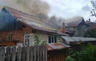 Două proprietăți cuprinse de flăcări în Câmpulung!
