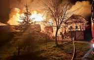 Incendiu devastator în comuna Hârsești.  O gospodărie a luat foc, iar un bărbat este rănit