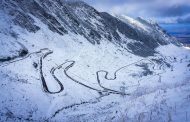 Transfăgărășanul, închis temporar din cauza ninsorilor și viscolului puternic