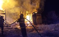Flăcări uriașe la Valea Iașului! O gospodărie a fost distrusă de un incendiu peste noapte