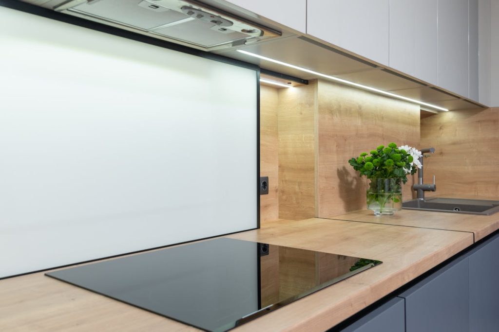 Cum s&#259; alegi &icirc;ntre plita pe gaz &#537;i cea cu induc&#539;ie: avantaje &#537;i dezavantaje