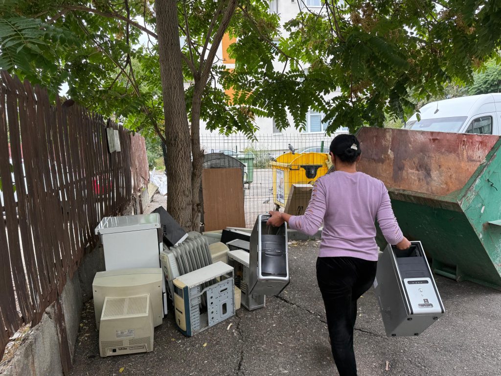 Amenzi de până la 1.500 de lei pentru piteștenii care aruncă gunoiul la întâmplare