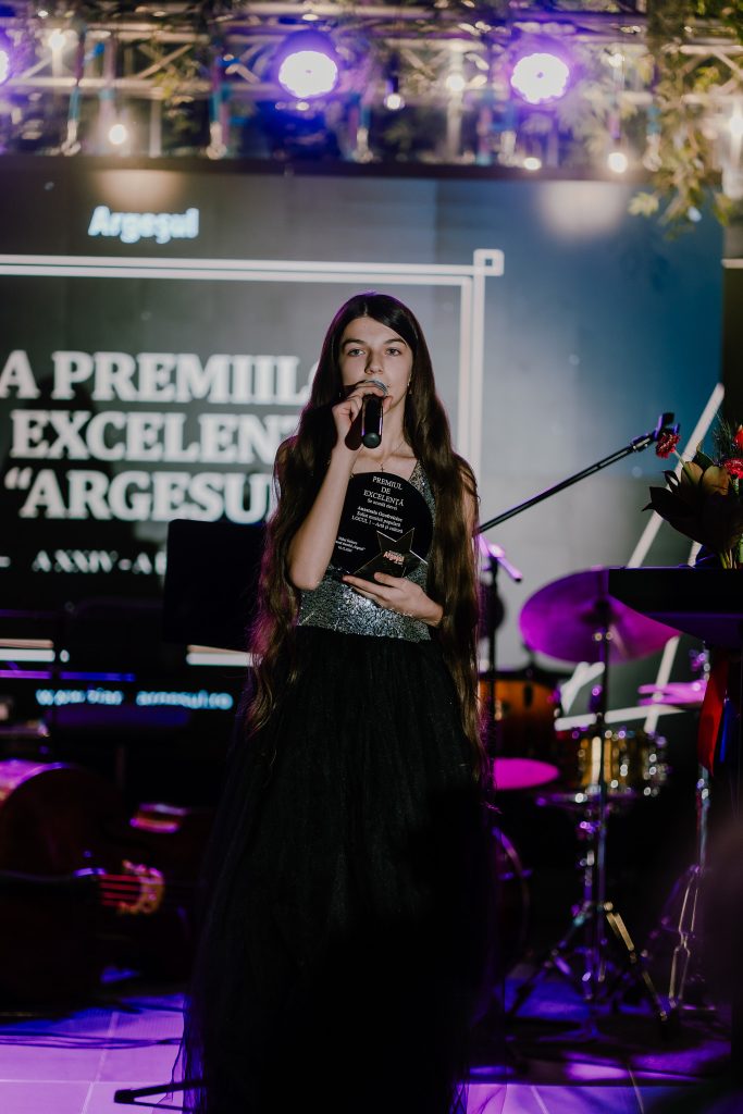 Anastasia-Onofreiciuc – Ziarul Argeşul - ediţia online